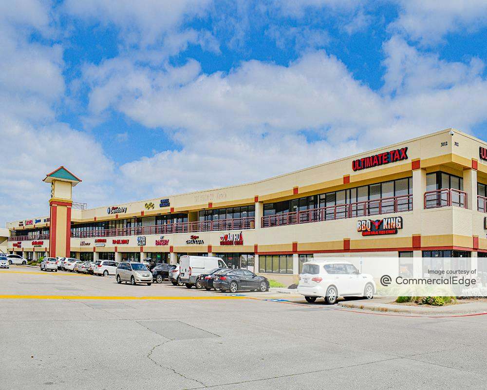 Oakridge Plaza Cali Saigon Mall 3212 North Jupiter Road, Garland